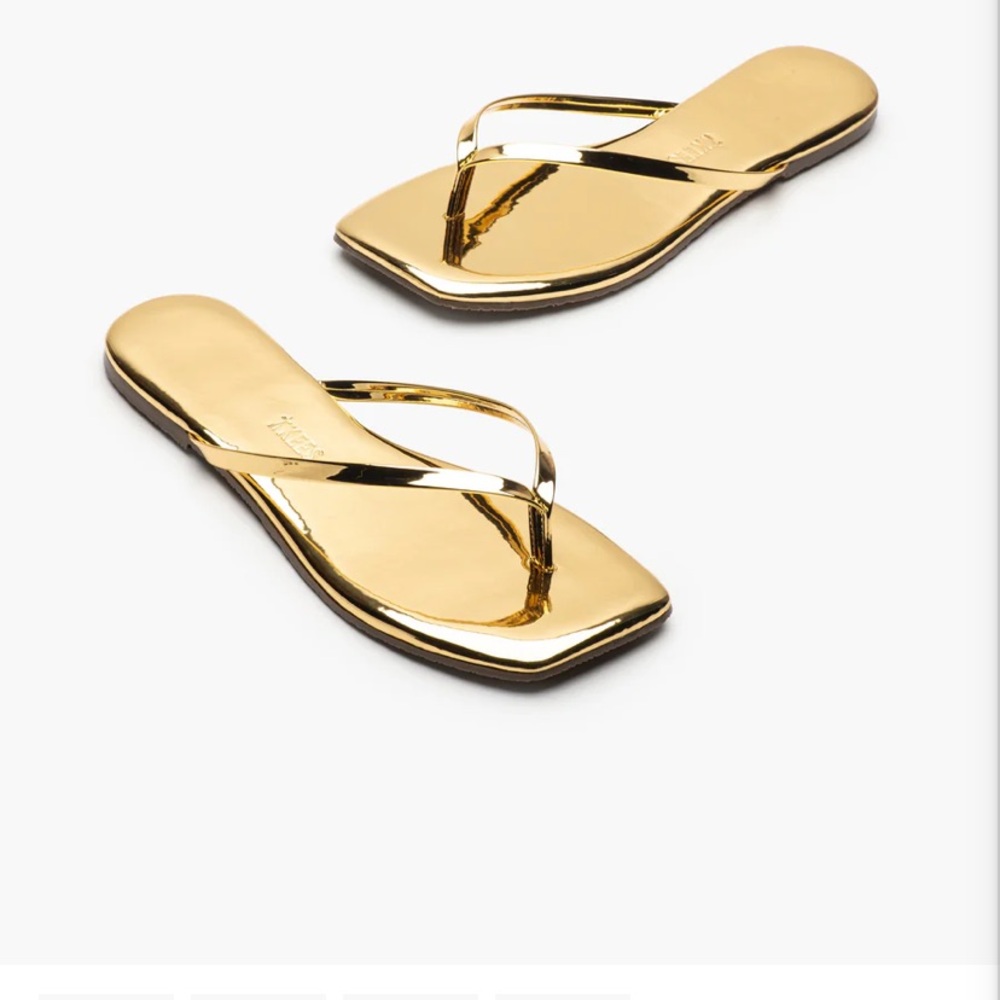Square Toe Lily Mirror